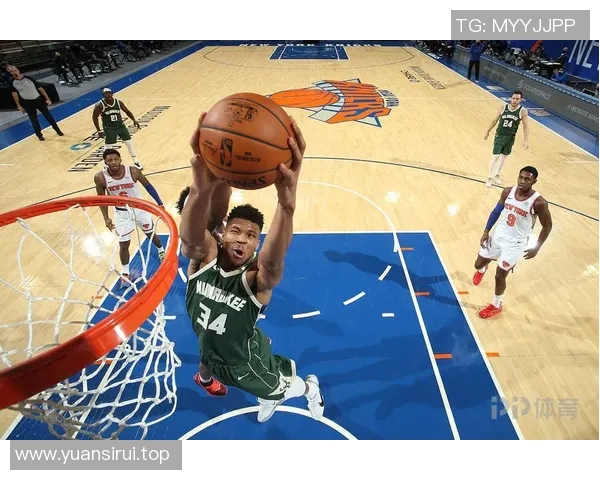 镜头捕捉:字母哥赛场小动作引发热议 镜头捕捉:字母哥赛场小动作引发热议