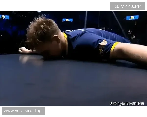 中国选手打破亚洲跳远纪录，教练当场落泪